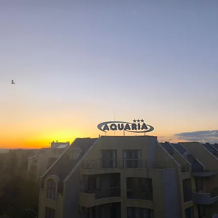 Golden Hermes, Z Basenem Apartment