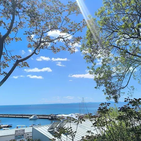 Golden Hermes, Z Basenem * Slantchev Briag