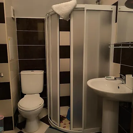 Golden Hermes, Z Basenem Apartment