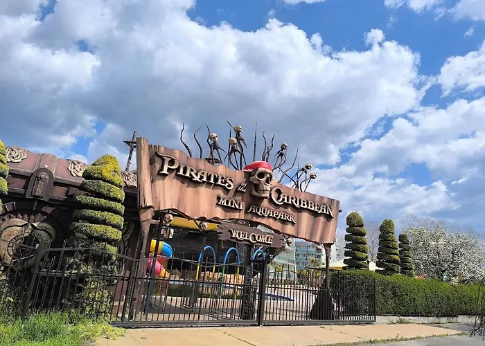 Golden Hermes, Z Basenem Apartment *
