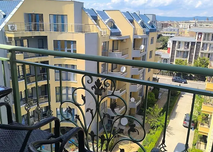 Golden Hermes, Z Basenem Apartment Slantschew brjag